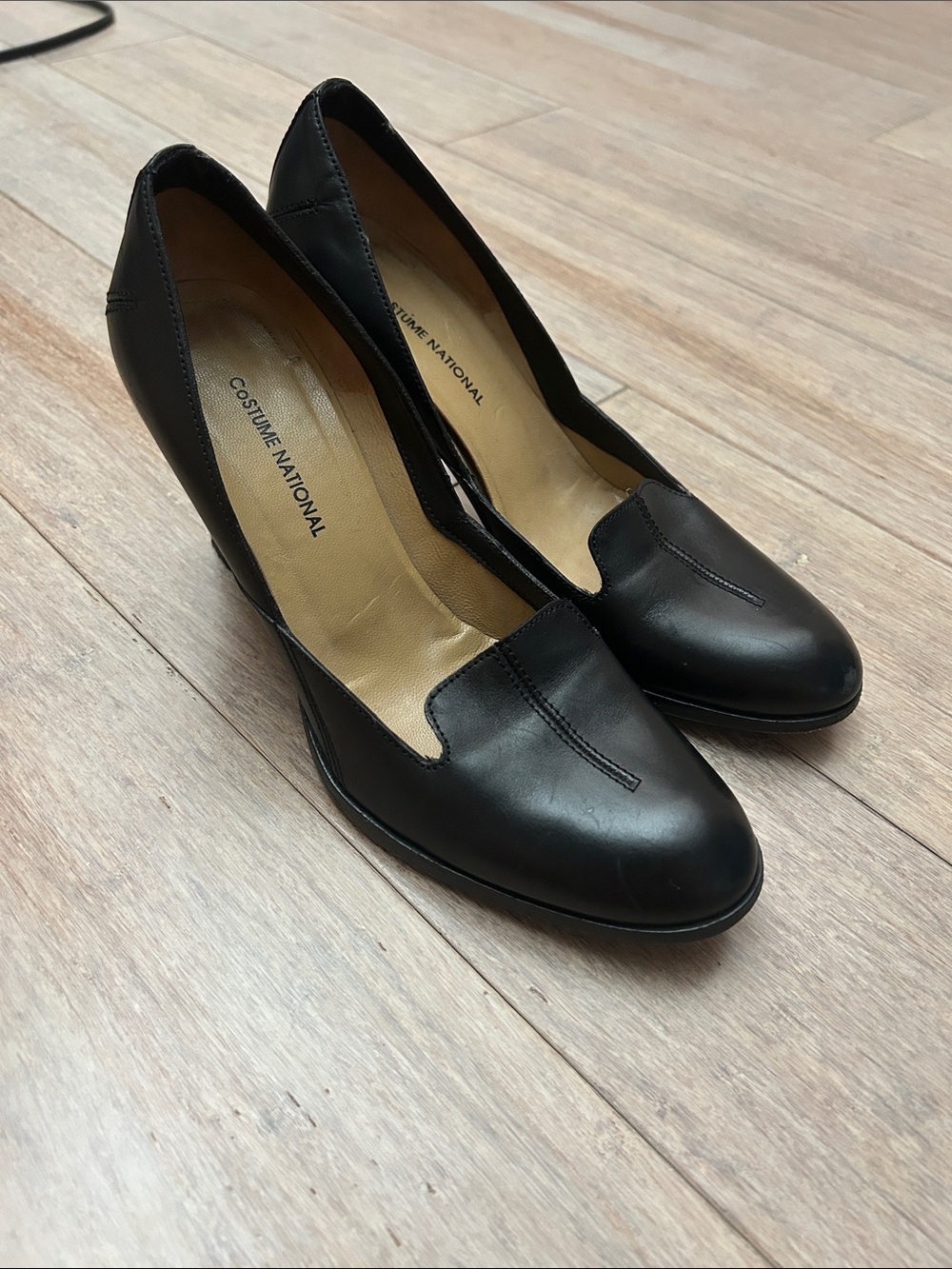 Costume National Black Leather Classic Pumps size 37 1/2 made in Italy